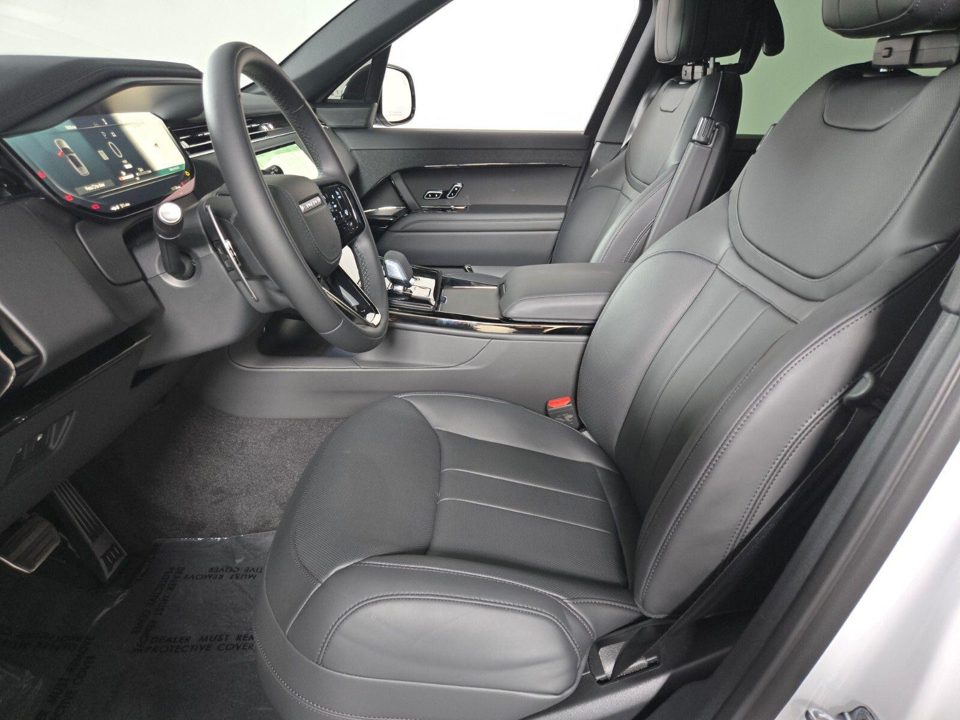 2026 Land Rover Range Rover Sport P460e Dynamic SE