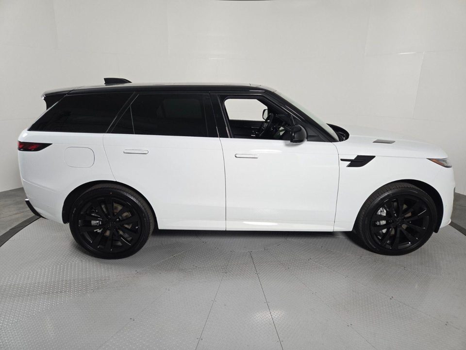 2026 Land Rover Range Rover Sport P460e Dynamic SE