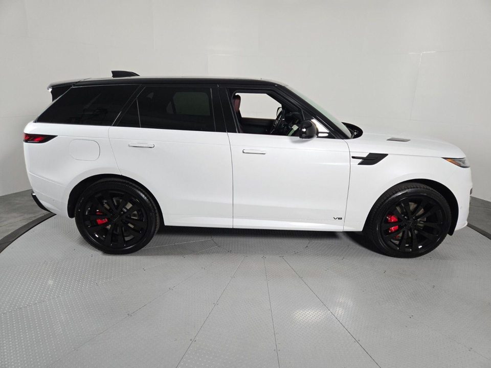 2026 Land Rover Range Rover Sport P530 Dynamic SE