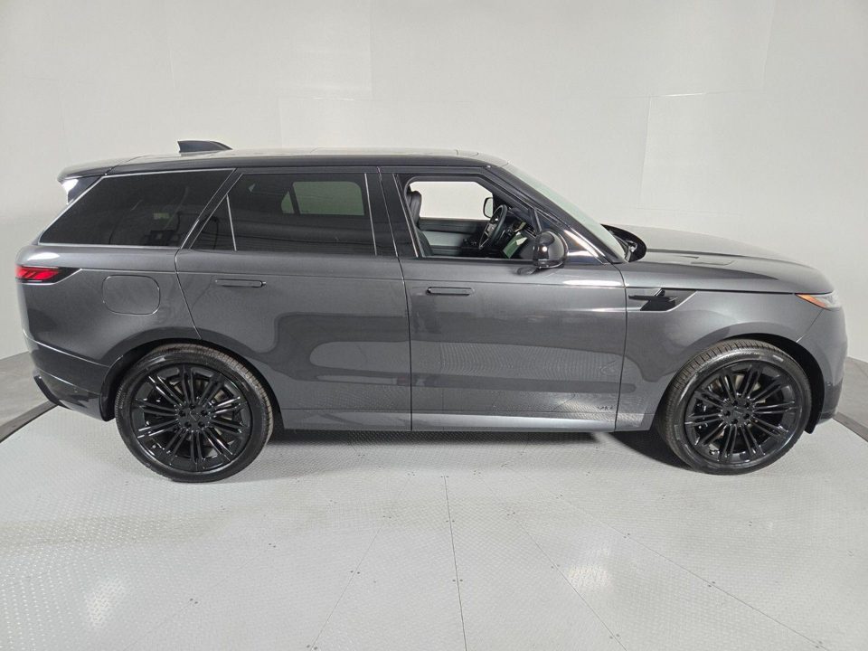 2026 Land Rover Range Rover Sport P530 Dynamic SE