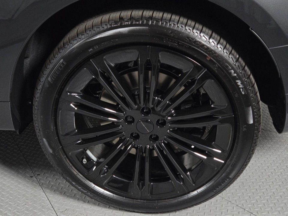 2026 Land Rover Range Rover Sport P530 Dynamic SE
