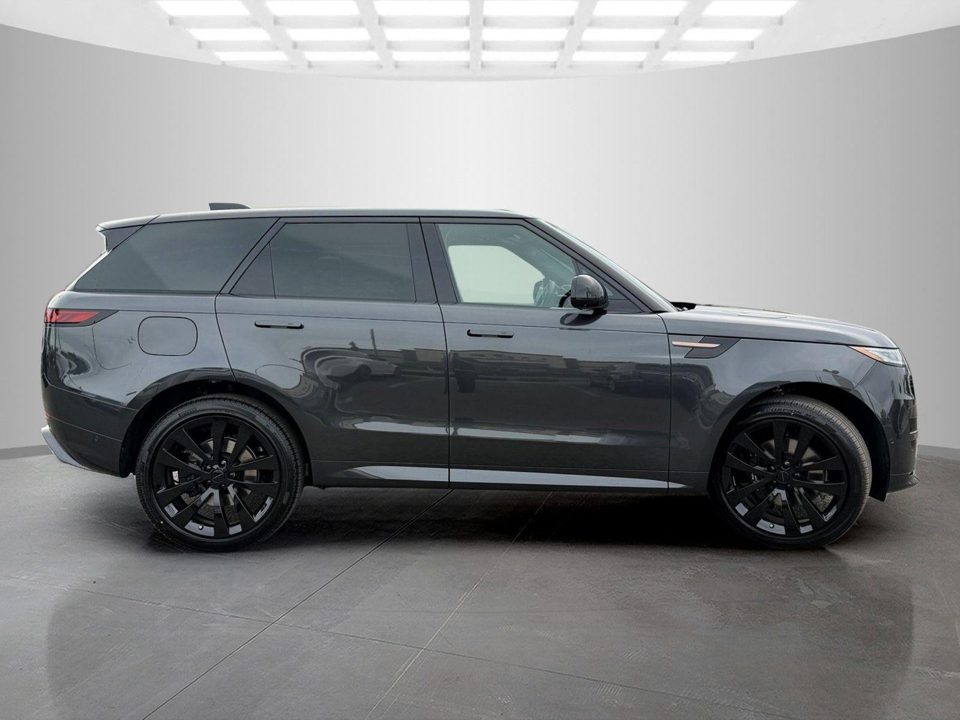 2026 Land Rover Range Rover Sport P400 Dynamic SE