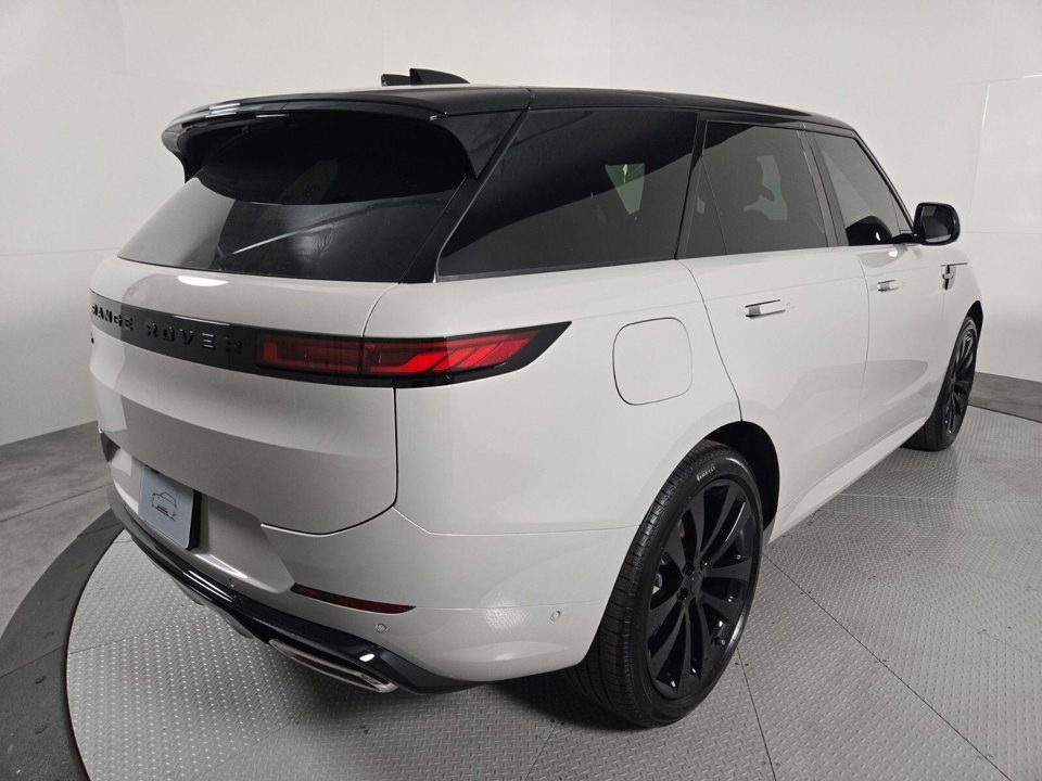 2026 Land Rover Range Rover Sport P400 Dynamic SE