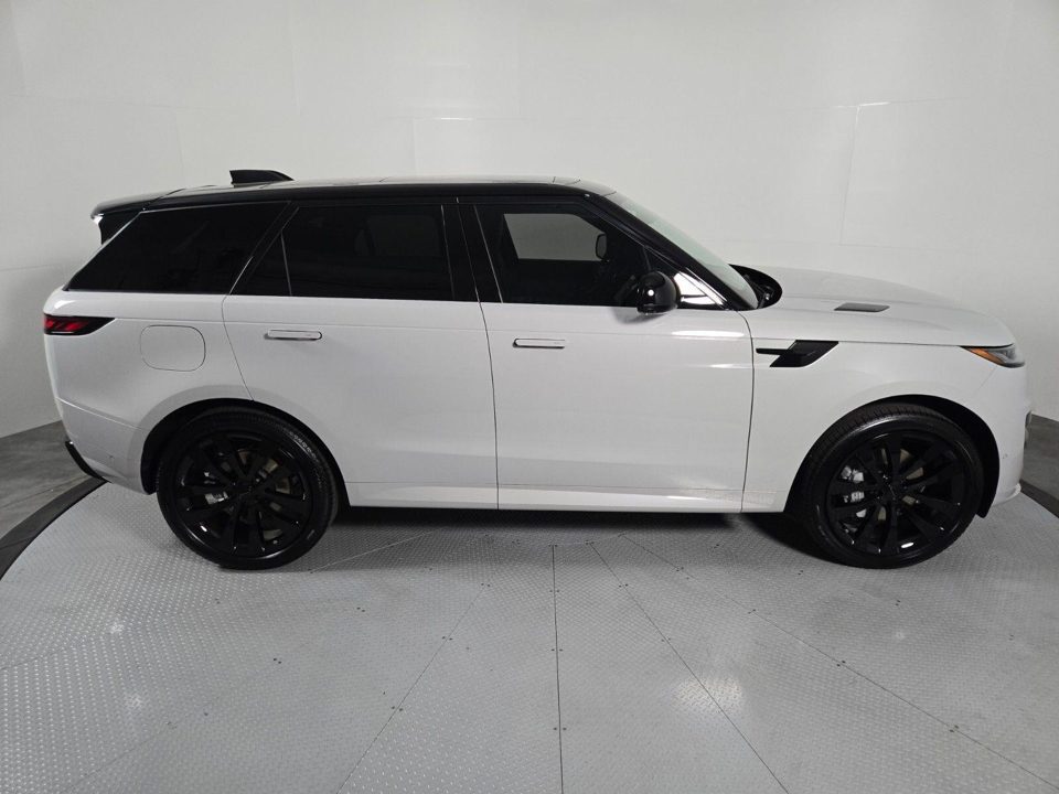 2026 Land Rover Range Rover Sport P400 Dynamic SE