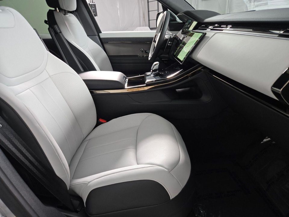 2026 Land Rover Range Rover Sport P400 Dynamic SE