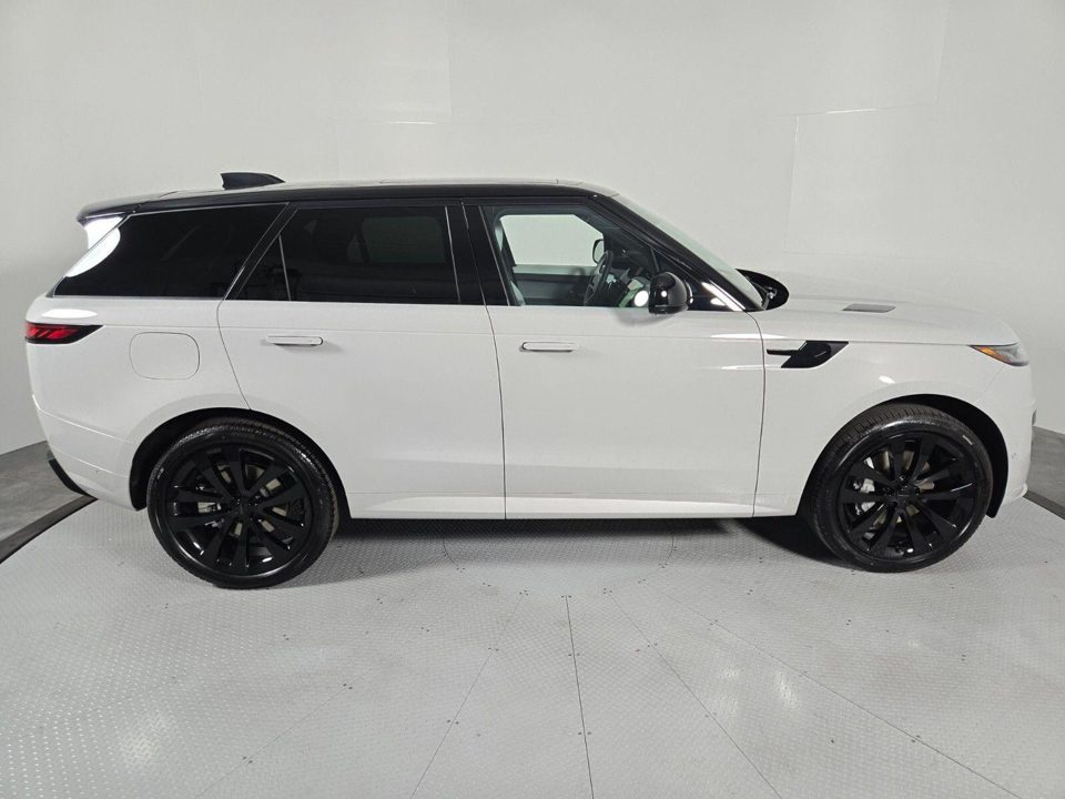 2026 Land Rover Range Rover Sport P400 Dynamic SE