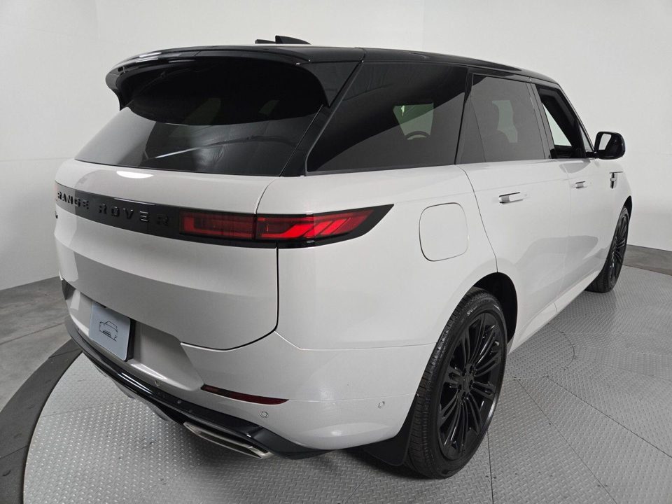 2026 Land Rover Range Rover Sport P400 Dynamic SE