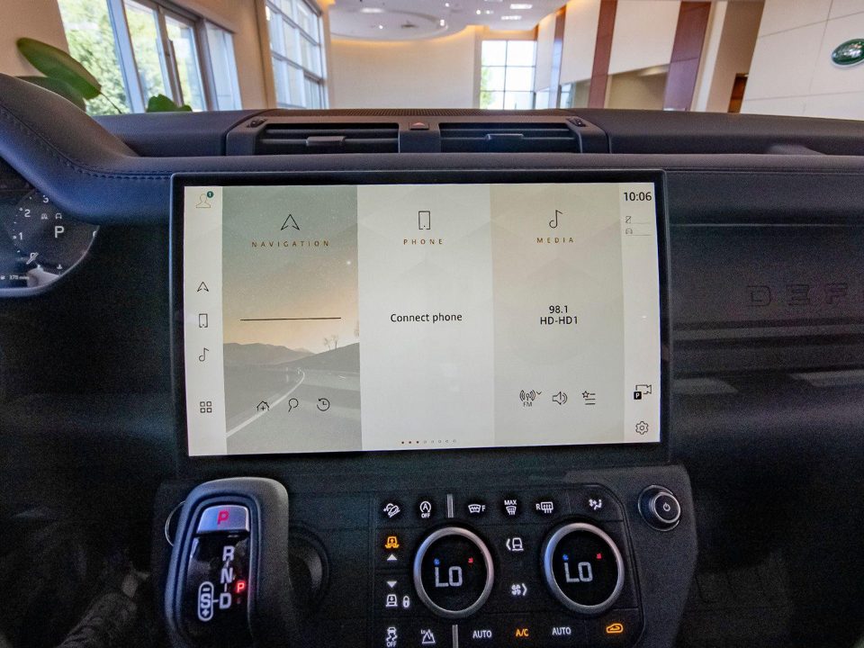 2026 Land Rover Defender P400 X-Dynamic SE