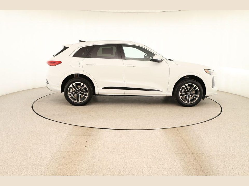 2026 Audi Q5 Premium TFSI quattro S tronic