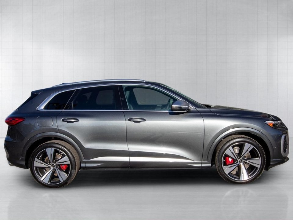 2026 Audi SQ5 Premium Plus TFSI quattro S tronic