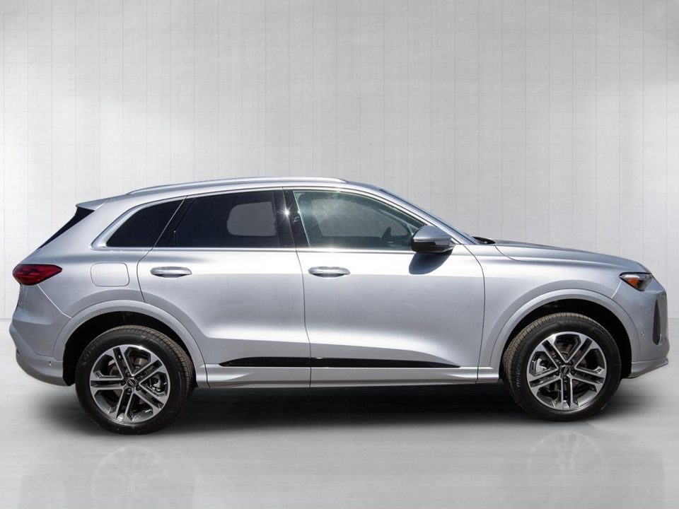 2026 Audi Q5 Premium Plus TFSI quattro S tronic