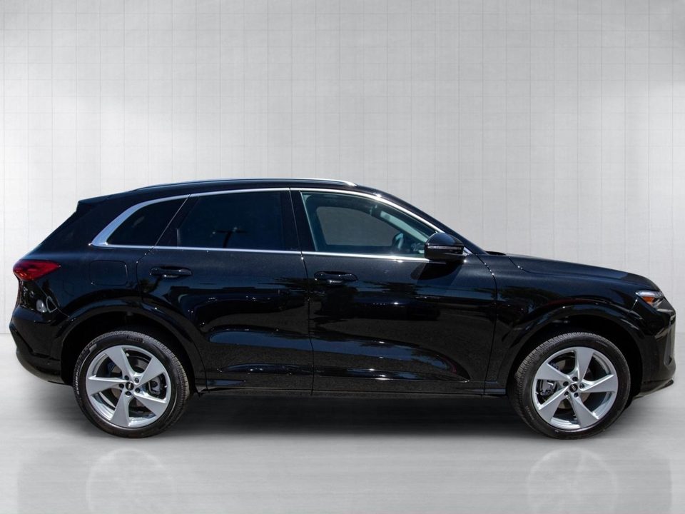 2026 Audi Q5 Premium Plus TFSI quattro S tronic