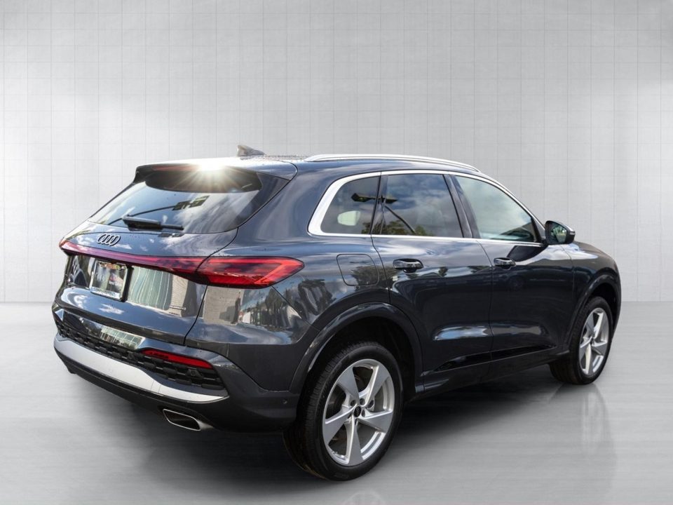 2026 Audi Q5 Premium Plus TFSI quattro S tronic