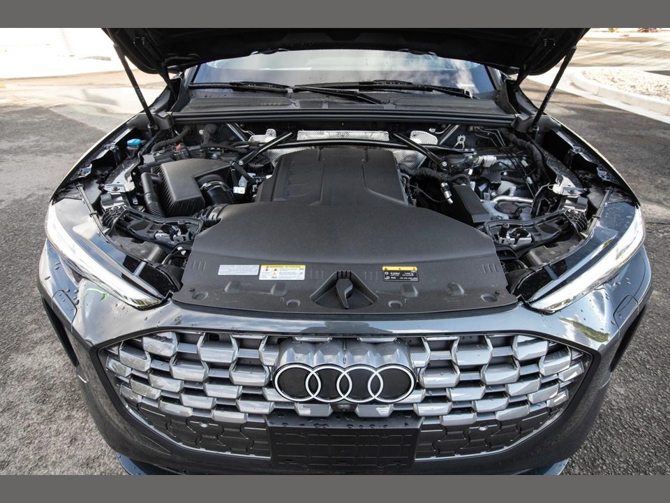 2026 Audi Q5 Premium Plus TFSI quattro S tronic