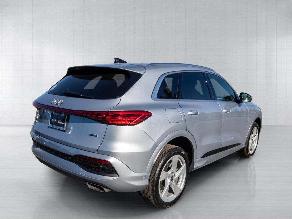 2026 Audi Q5 Premium Plus TFSI quattro S tronic