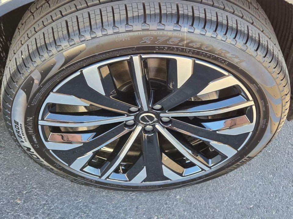 2026 Volvo XC90 Plus, B6 AWD Gas (mild hybrid), Gasoline, Bright, 7 Seats