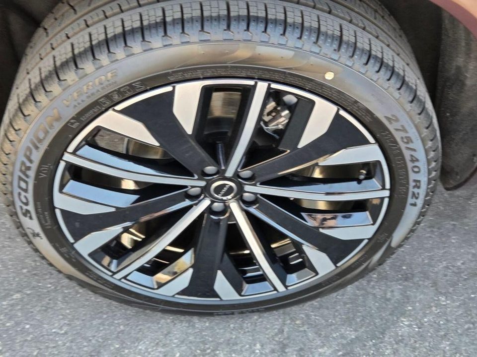 2026 Volvo XC90 Plus, B6 AWD Gas (mild hybrid), Gasoline, Bright, 7 Seats