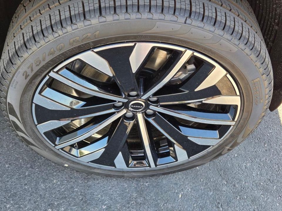 2026 Volvo XC90 Plus, B6 AWD Gas (mild hybrid), Gasoline, Bright, 7 Seats