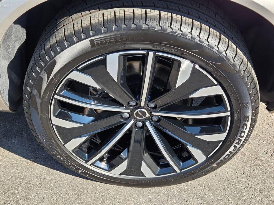 2026 Volvo XC90 Plus, B6 AWD Gas (mild hybrid), Gasoline, Bright, 7 Seats