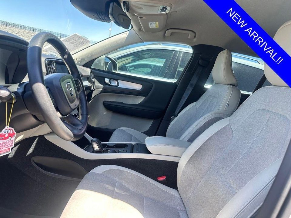 2020 Volvo XC40 T5 Momentum