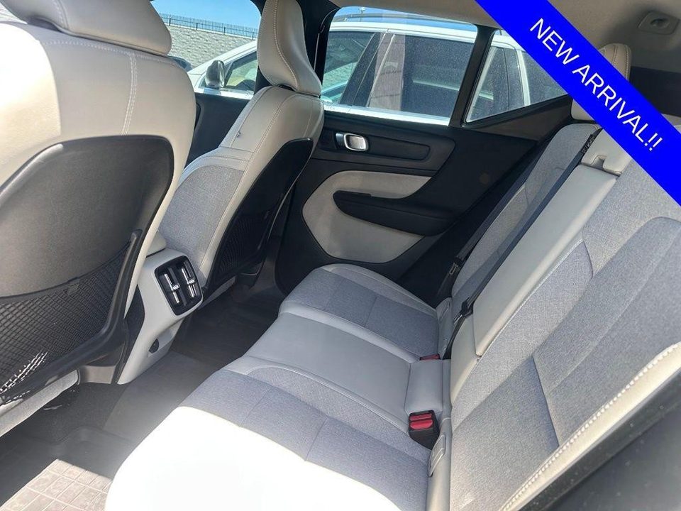 2020 Volvo XC40 T5 Momentum