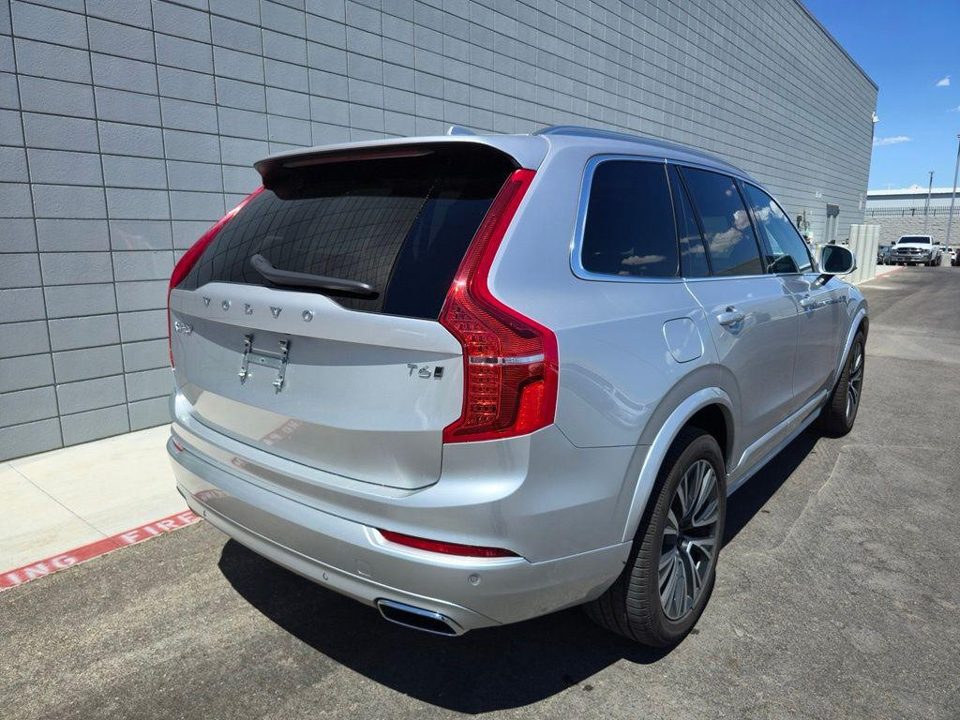 2021 Volvo XC90 T6 Momentum 7 Passenger