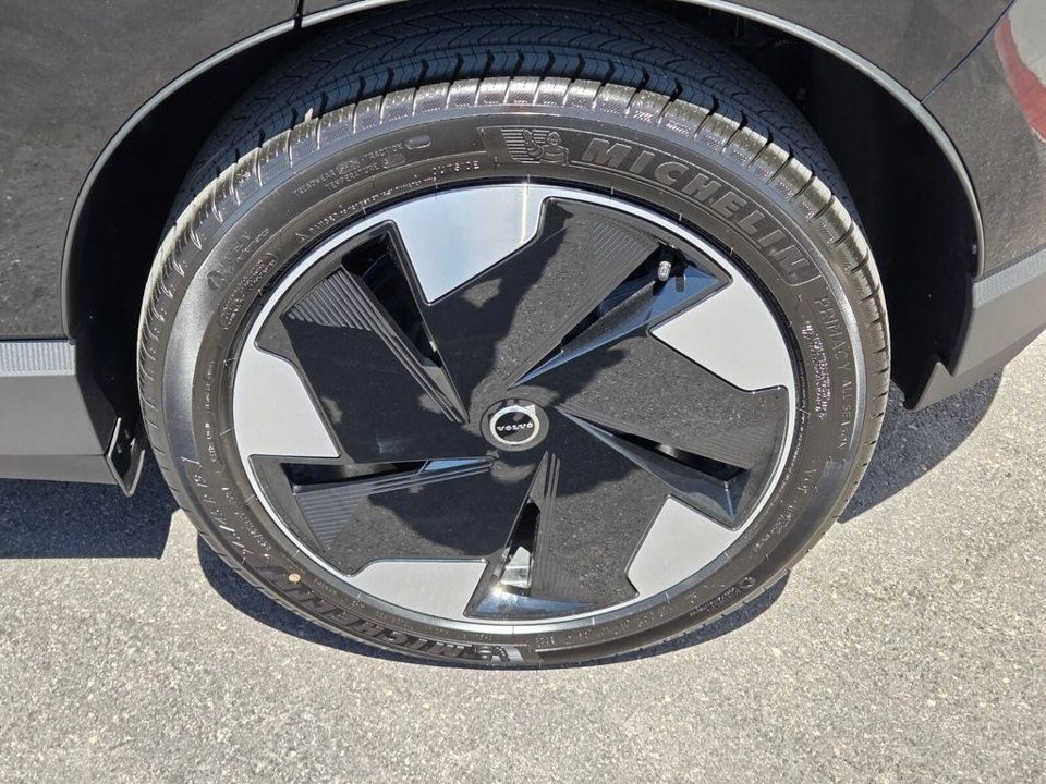 2026 Volvo EX30 Plus Twin Motor Performance, Fully electric