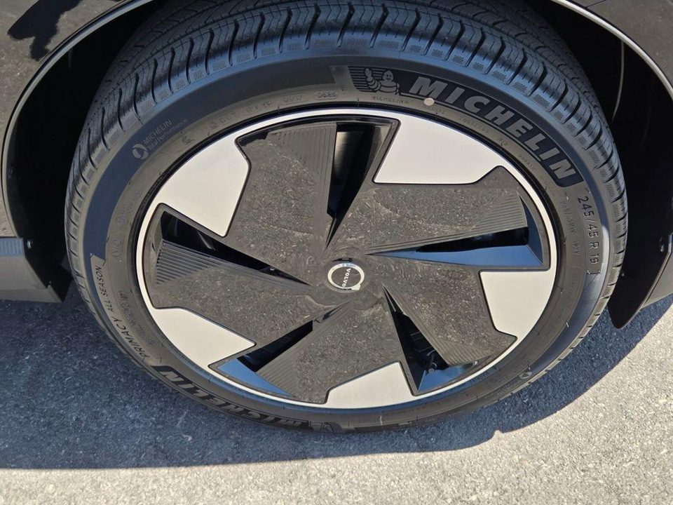 2026 Volvo EX30 Plus Twin Motor Performance, Fully electric