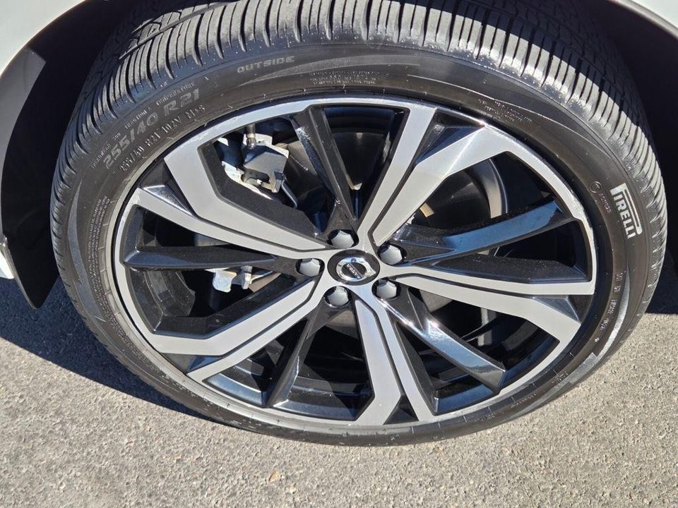 2024 Volvo XC60 RECHARGE PLUG-IN HYBRID T8 Ultimate Dark Theme