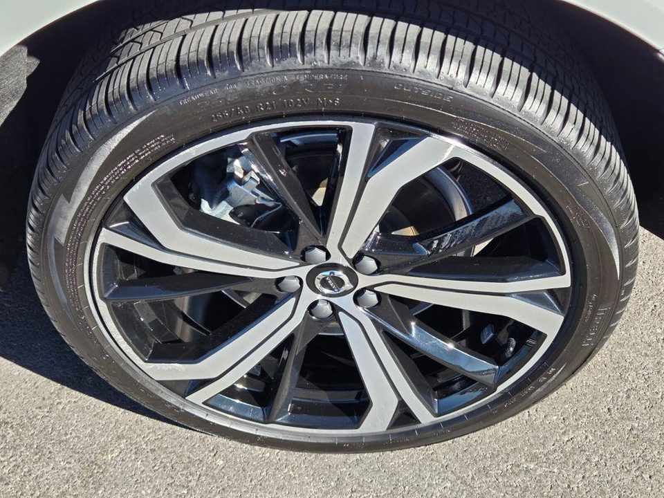 2024 Volvo XC60 RECHARGE PLUG-IN HYBRID T8 Ultimate Dark Theme