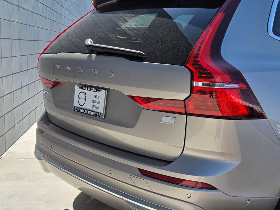 2023 Volvo XC60 RECHARGE PLUG-IN HYBRID T8 Plus Bright Theme