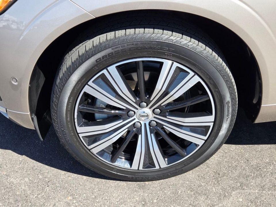 2023 Volvo XC60 RECHARGE PLUG-IN HYBRID T8 Plus Bright Theme