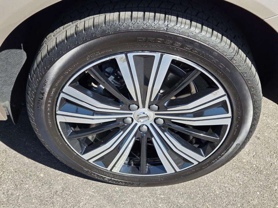 2023 Volvo XC60 RECHARGE PLUG-IN HYBRID T8 Plus Bright Theme