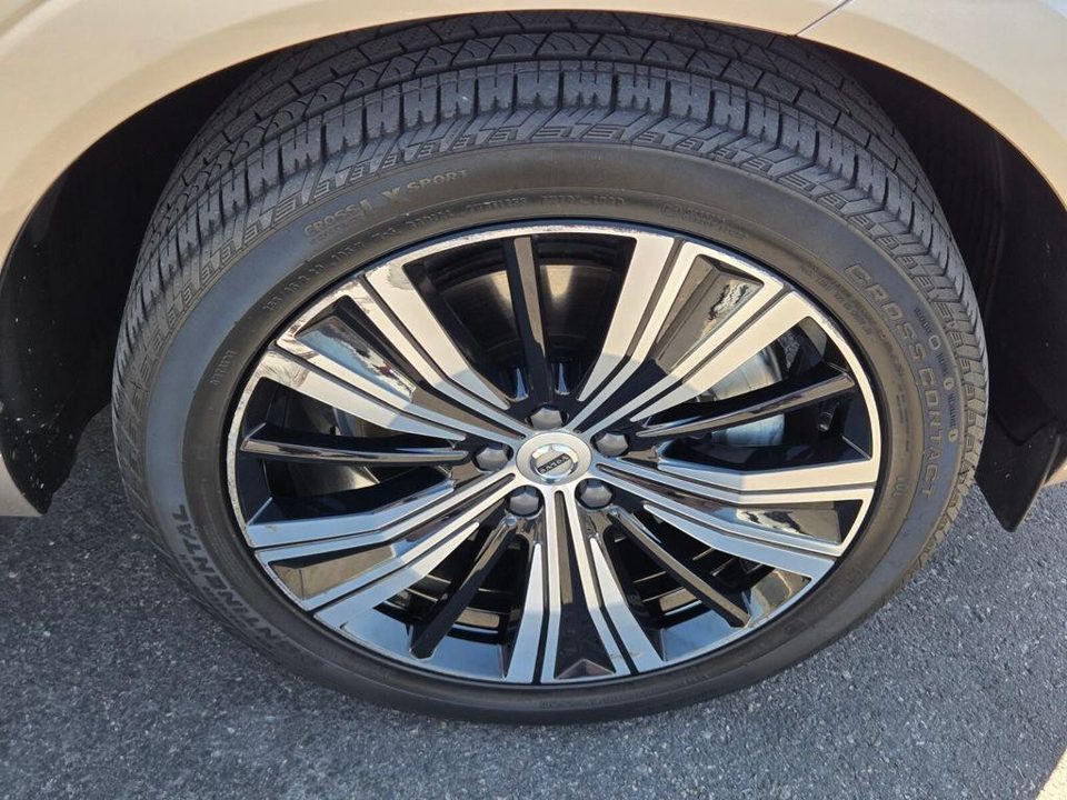 2023 Volvo XC60 RECHARGE PLUG-IN HYBRID T8 Plus Bright Theme