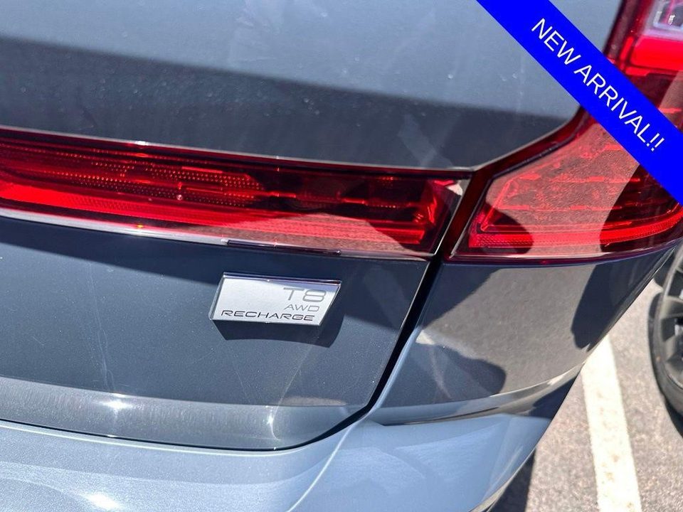 2023 Volvo XC60 RECHARGE PLUG-IN HYBRID T8 Ultimate Dark Theme