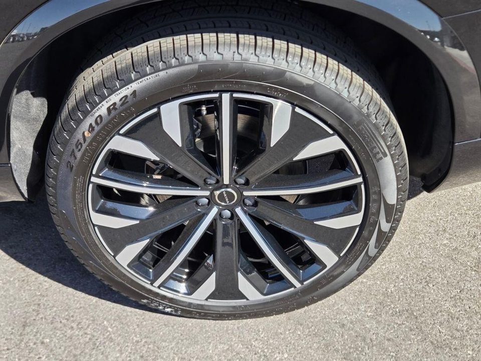2026 Volvo XC90 PLUG-IN HYBRID Plus, T8 AWD, Electric/Gasoline, Bright, 6 Seats