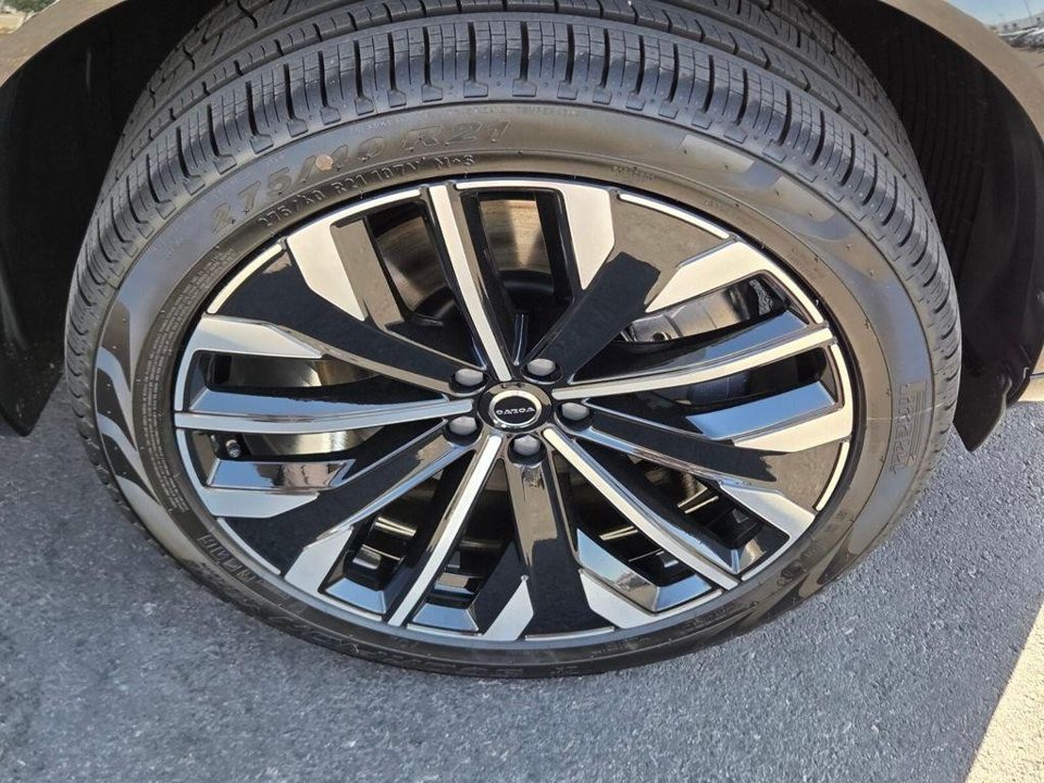 2026 Volvo XC90 PLUG-IN HYBRID Plus, T8 AWD, Electric/Gasoline, Bright, 6 Seats