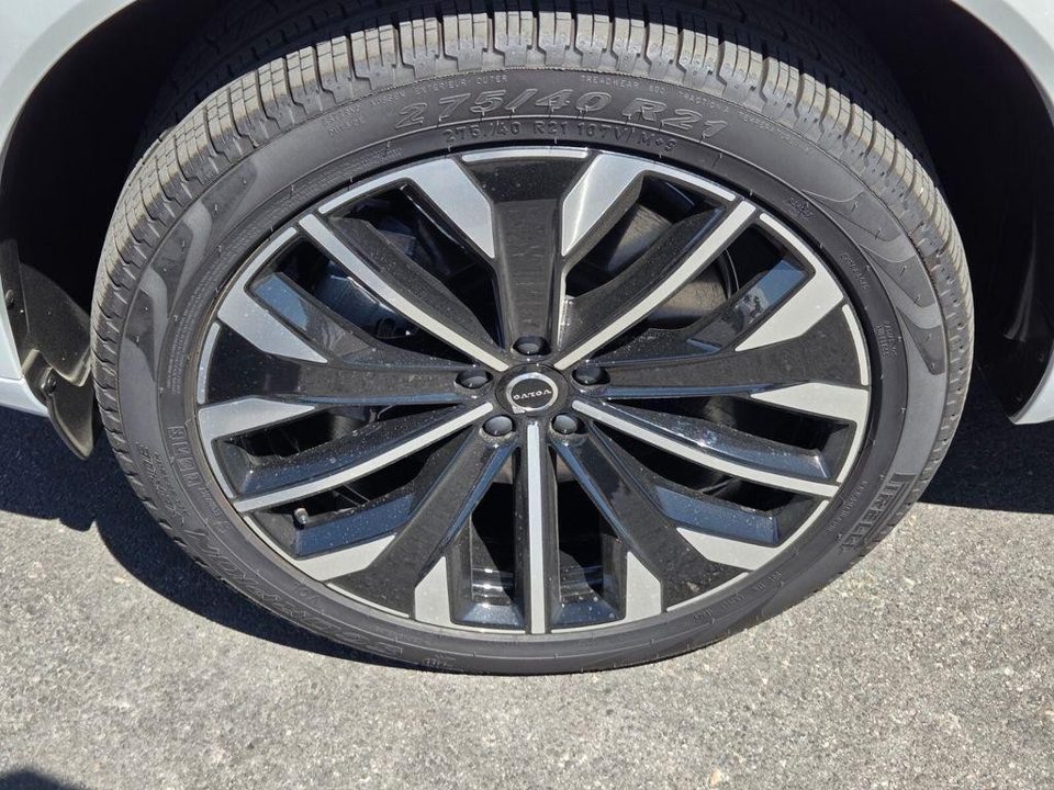2026 Volvo XC90 PLUG-IN HYBRID Plus, T8 AWD, Electric/Gasoline, Bright, 7 Seats