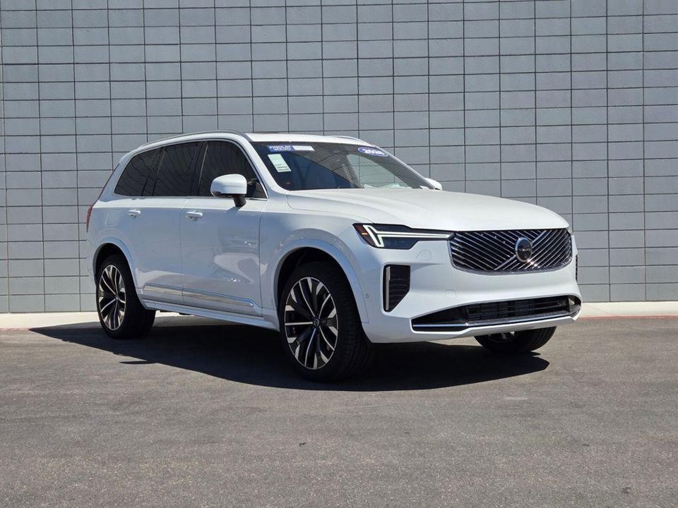 2026 Volvo XC90 PLUG-IN HYBRID Plus, T8 AWD, Electric/Gasoline, Bright, 7 Seats
