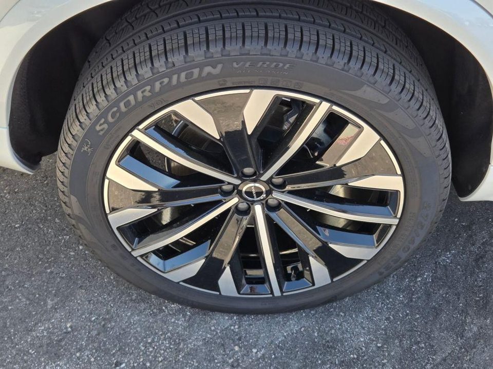 2026 Volvo XC90 PLUG-IN HYBRID Plus, T8 AWD, Electric/Gasoline, Bright, 7 Seats