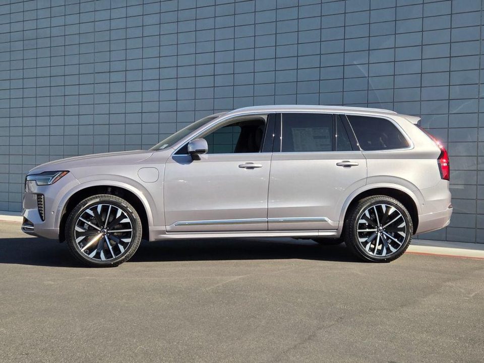 2026 Volvo XC90 PLUG-IN HYBRID Plus, T8 AWD, Electric/Gasoline, Bright, 7 Seats