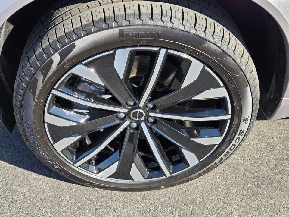 2026 Volvo XC90 PLUG-IN HYBRID Plus, T8 AWD, Electric/Gasoline, Bright, 7 Seats