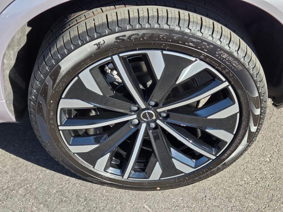 2026 Volvo XC90 PLUG-IN HYBRID Plus, T8 AWD, Electric/Gasoline, Bright, 7 Seats
