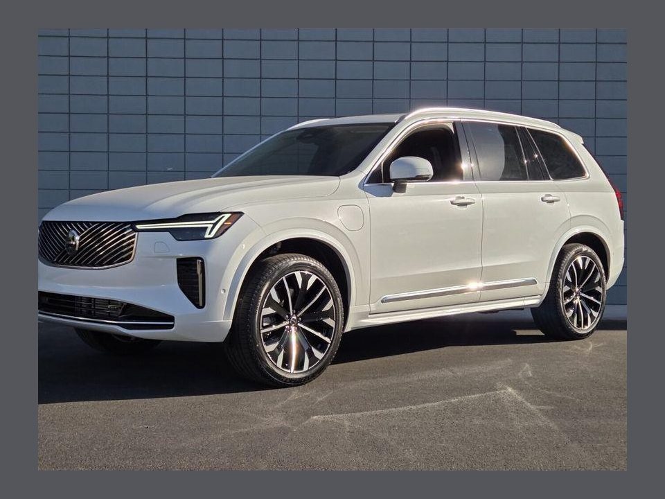 2026 Volvo XC90 PLUG-IN HYBRID Plus, T8 AWD, Electric/Gasoline, Bright, 7 Seats