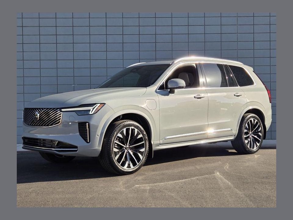2026 Volvo XC90 PLUG-IN HYBRID Plus, T8 AWD, Electric/Gasoline, Bright, 7 Seats