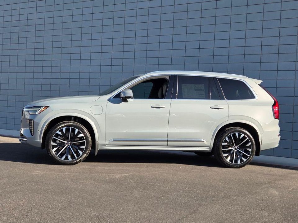 2026 Volvo XC90 PLUG-IN HYBRID Plus, T8 AWD, Electric/Gasoline, Bright, 7 Seats