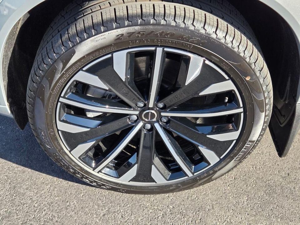 2026 Volvo XC90 PLUG-IN HYBRID Plus, T8 AWD, Electric/Gasoline, Bright, 7 Seats