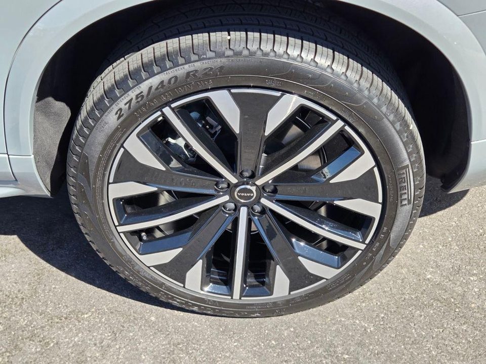2026 Volvo XC90 PLUG-IN HYBRID Plus, T8 AWD, Electric/Gasoline, Bright, 7 Seats