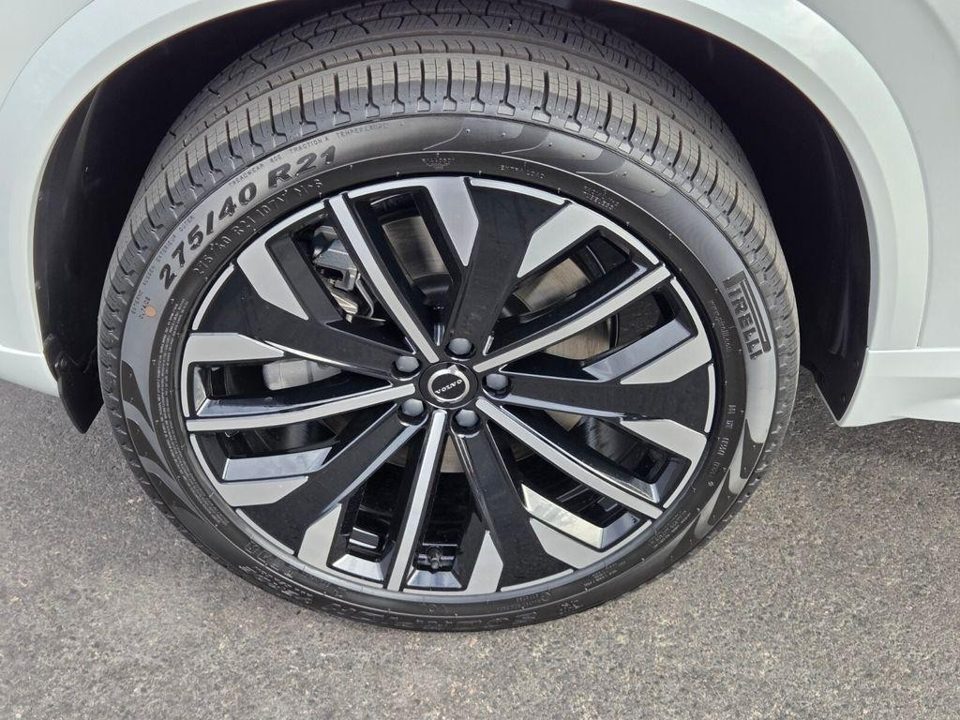2026 Volvo XC90 PLUG-IN HYBRID Ultra, T8 AWD, Electric/Gasoline, Bright, 7 Seats