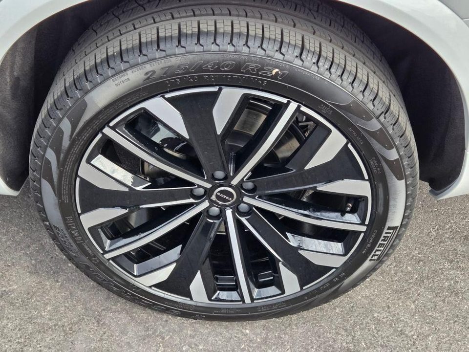 2026 Volvo XC90 PLUG-IN HYBRID Ultra, T8 AWD, Electric/Gasoline, Bright, 7 Seats